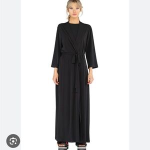 Eva Varro Robe